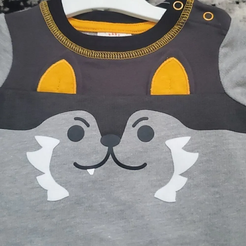 Cat & Jack Baby Size 3/6 Months Gray Orange Bat Halloween Outfit
